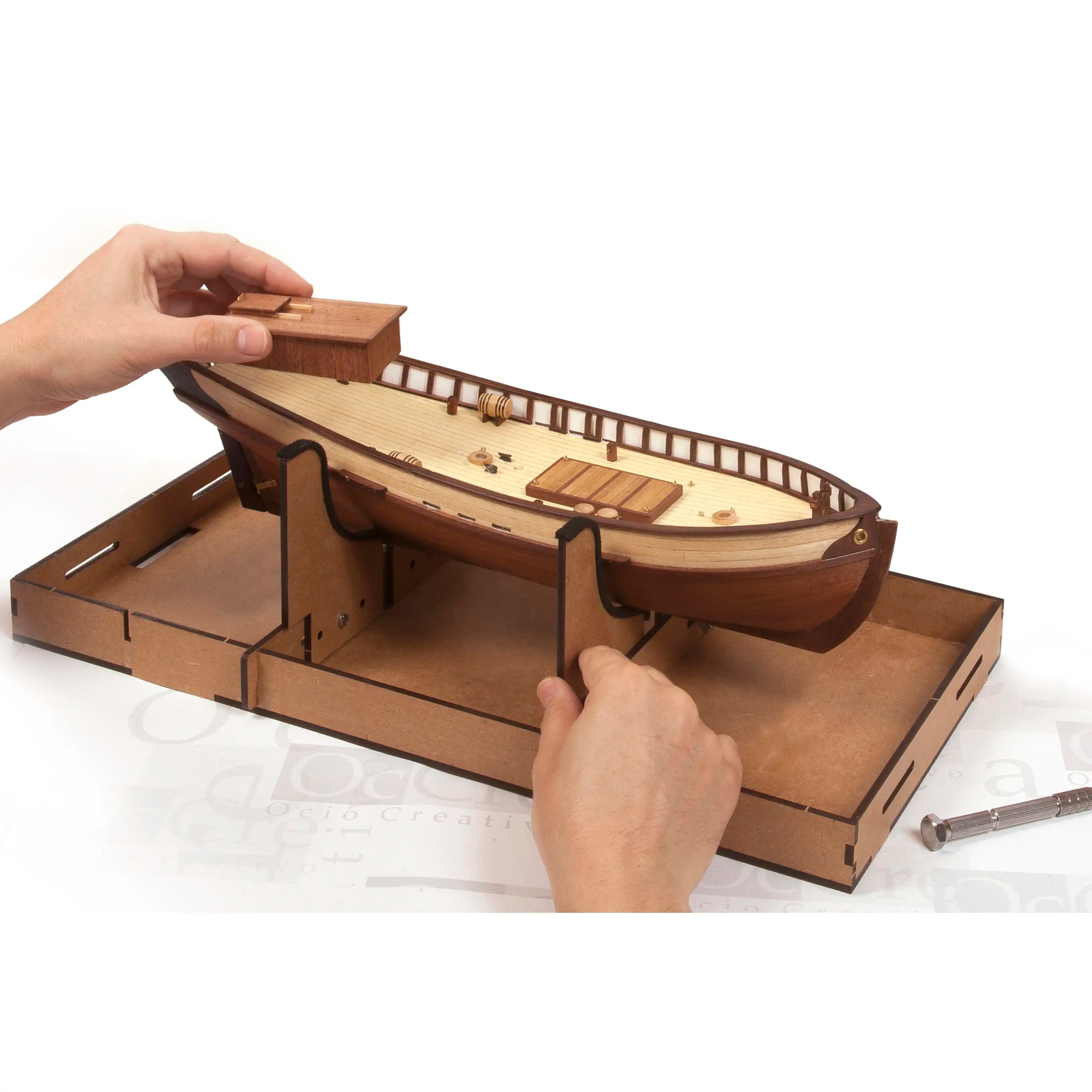 occre-support-de-travail-ajustable-pour-maquettes-bateaux-trains-et-trams image 5