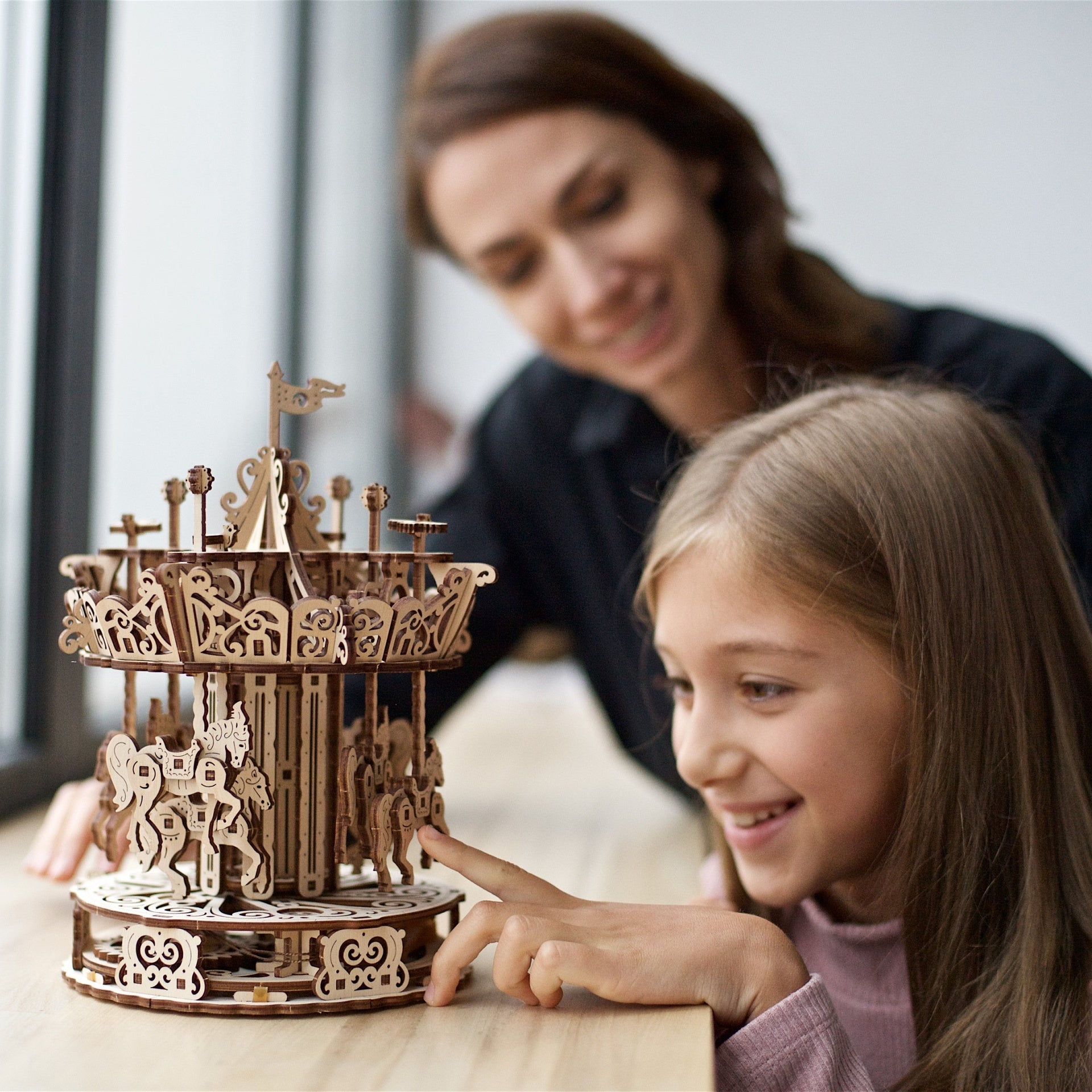 ugears-carousel-puzzle-3d-m-canique-man-ge-en-bois image 7