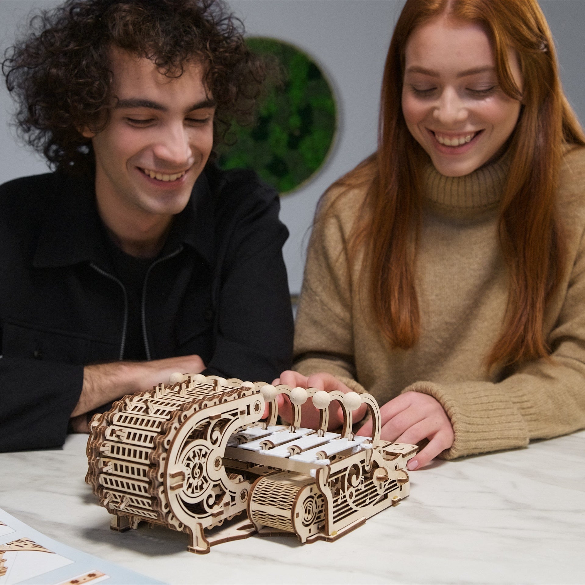ugears-mechanical-celesta-maquette-instrument-de-musique-m-canique-en-bois image 7