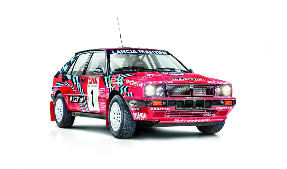 italeri-4712-lancia-delta-hf-integrale-16v-sanremo-1989-kit-plastique-1-12 image 1