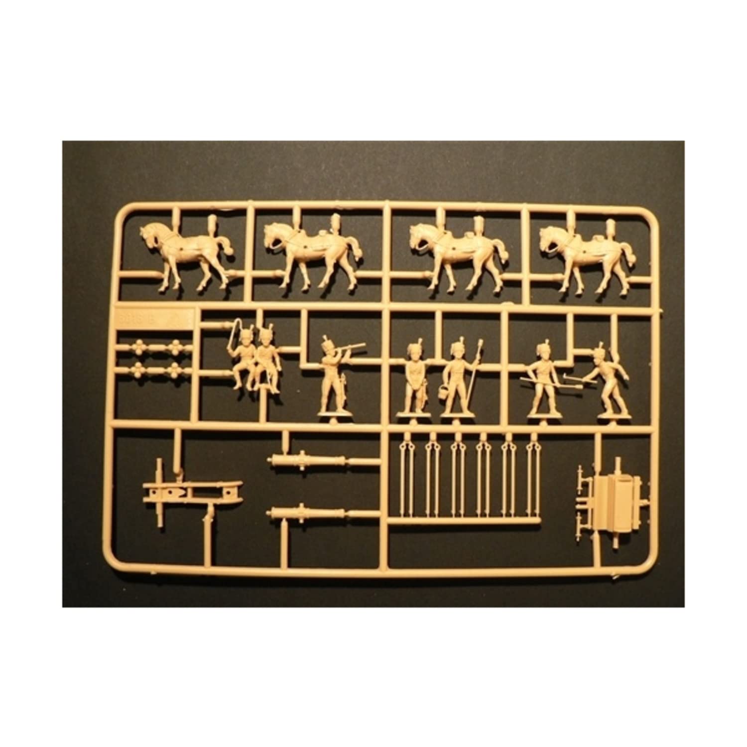 italeri-i6018-artillerie-de-la-garde-fran-aise-figurines-1-72-monter image 2