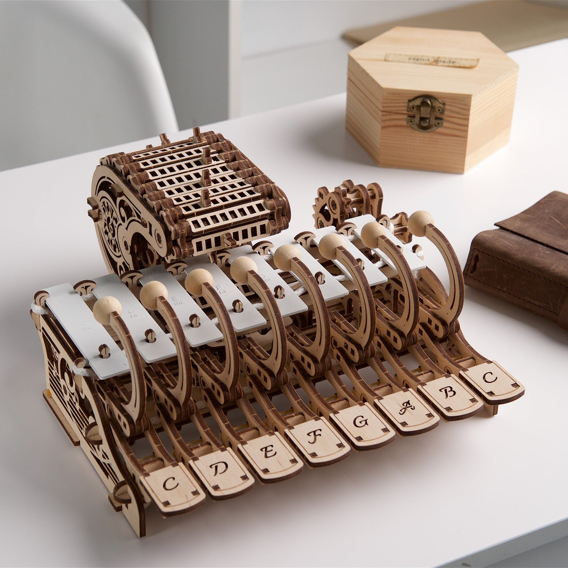 ugears-mechanical-celesta-maquette-instrument-de-musique-m-canique-en-bois image 8
