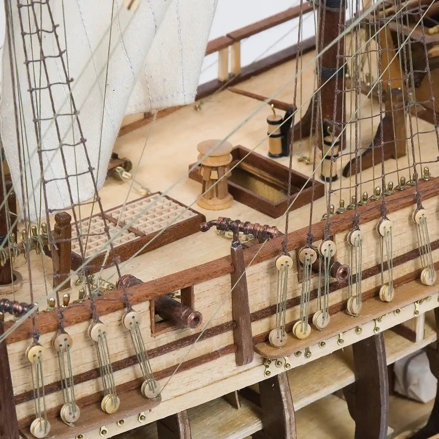 occre-bounty-maquette-de-bateau-fr-gate-en-kit-bois image 6