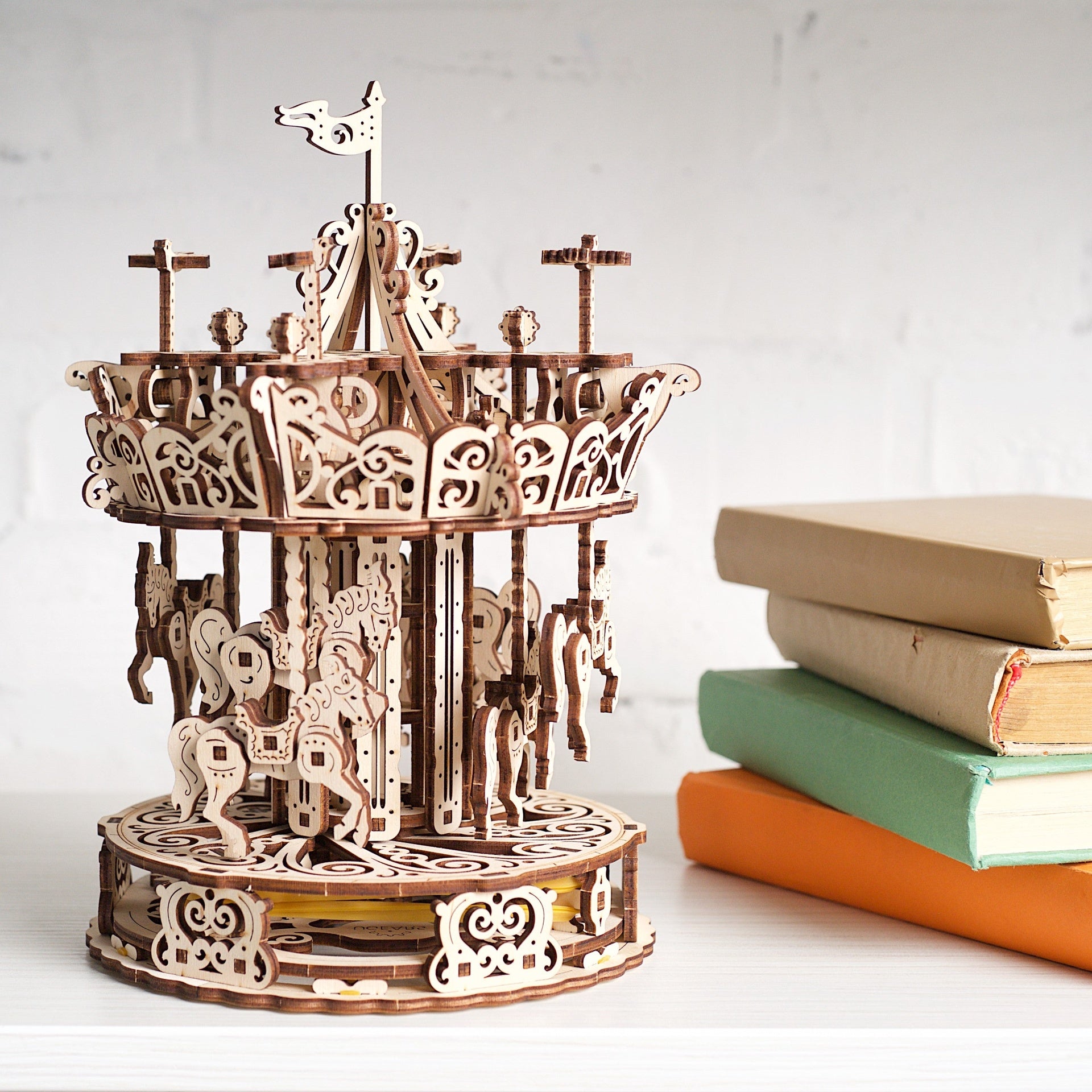 ugears-carousel-puzzle-3d-m-canique-man-ge-en-bois image 8