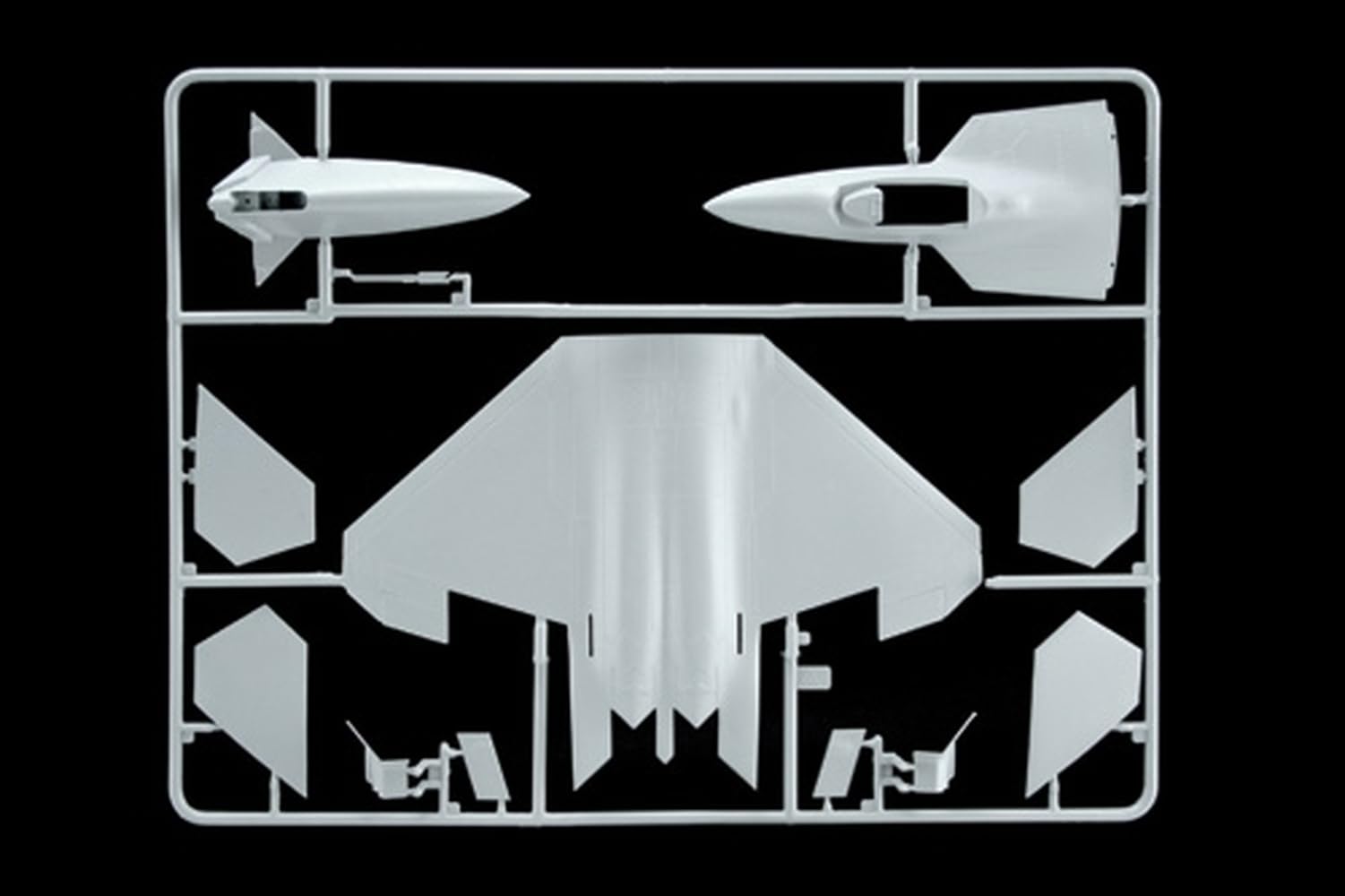 italeri-i1207-f-22-raptor-maquette-aviation-1-72 image 2